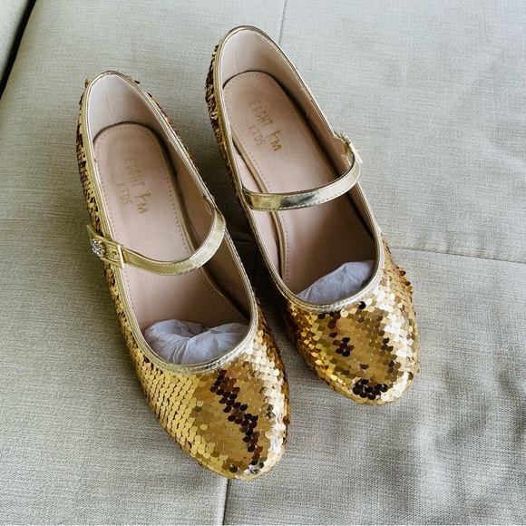 Girl’s gold Sequins dress shoes, SZ 4 - Picture 2 of 13